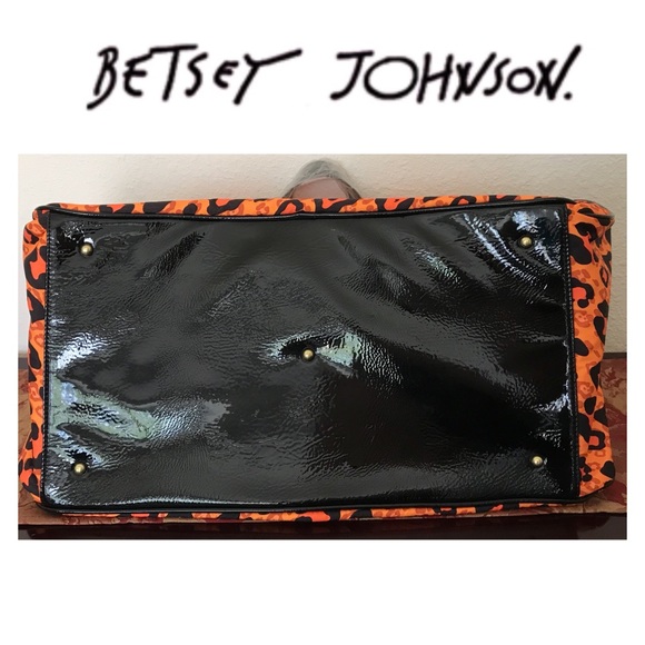 NWT Betsey Johnson Large Weekender / Duffel Bag - Picture 8 of 8